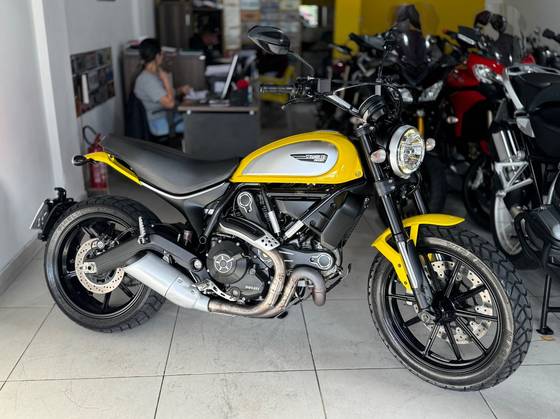 DUCATI SCRAMBLER ICON 